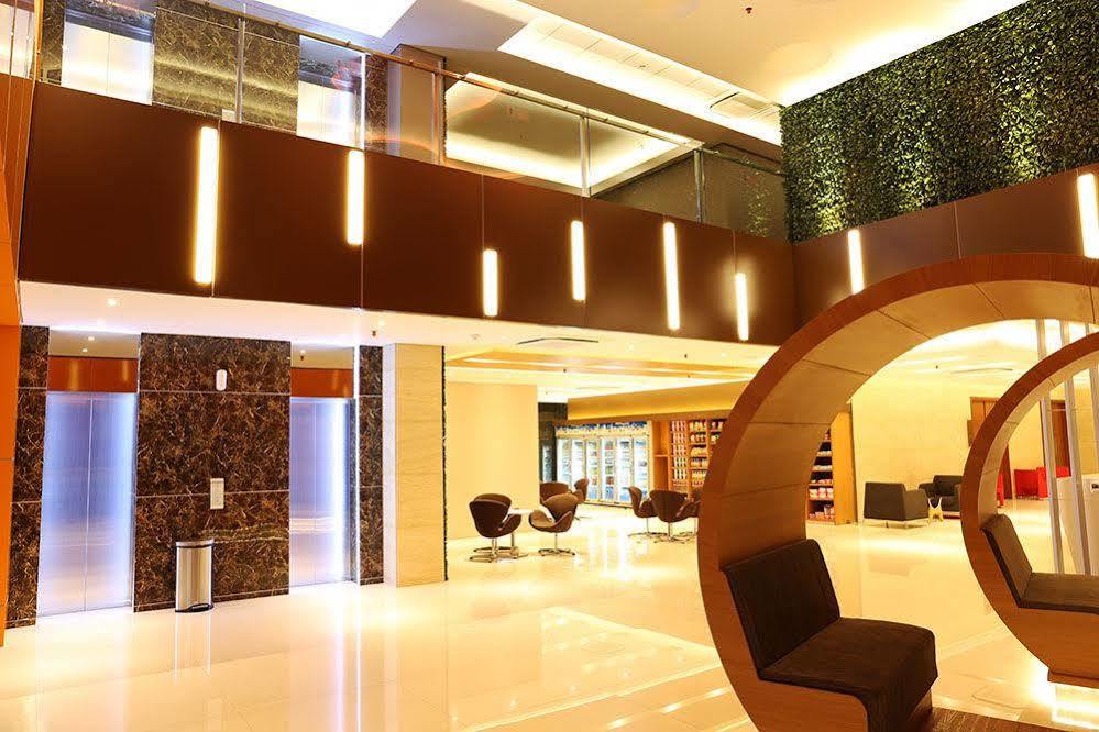 Grand Citihub Hotel @Kajoetangan Маланг Экстерьер фото